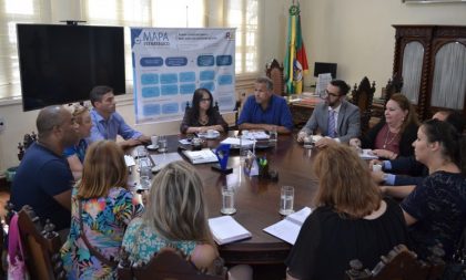 Dúvidas sobre dados de contracheques reúnem Cpers, Fazenda e Educação