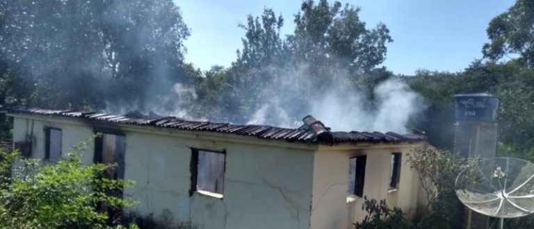 Incêndio destrói casa em Encruzilhada do Sul