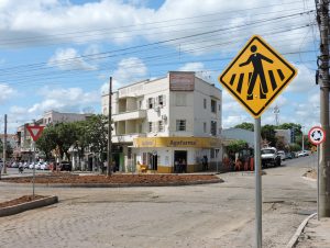 Rotatória: secretário nega paralisação de obras por erro no projeto