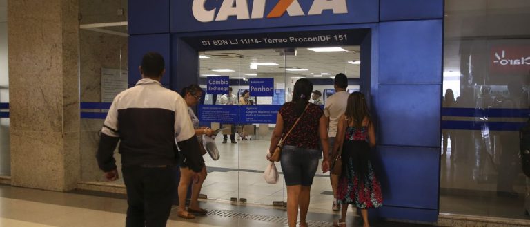 Caixa anuncia redução de juros e pausa em contratos de crédito