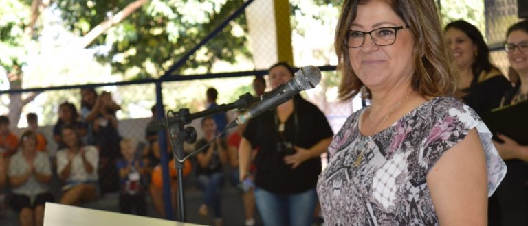 Escola Getúlio ganha quadra esportiva nos seus 65 anos