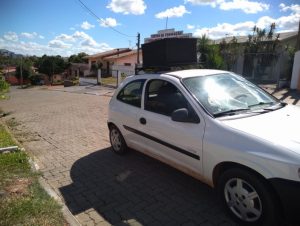 Prefeitura usa carro de som para orientar comunidade contra COVID-19