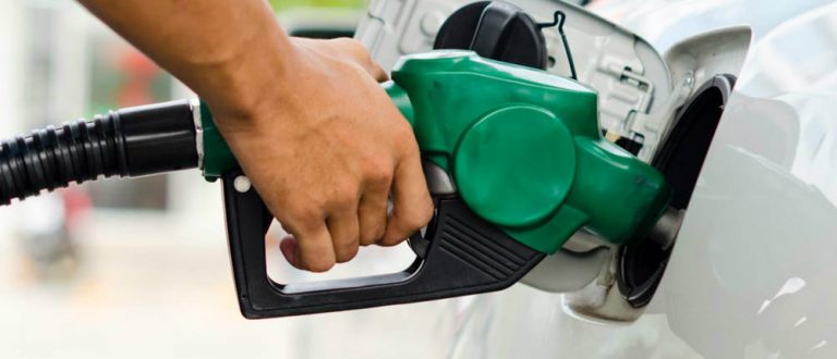 Preço da gasolina nas refinarias cai 9,5% e do diesel, 6,5%