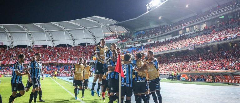 Fora de casa, Grêmio vence: 2 a 0