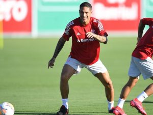 O ano de Paolo Guerrero: atacante sonha com títulos no Inter e também na seleção peruana