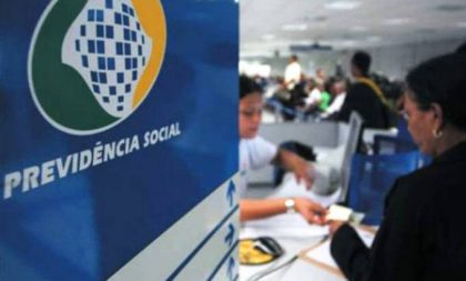 Governo antecipa segunda parcela do 13º salário do INSS