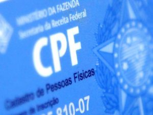 Justiça suspende exigência de CPF regular para auxílio emergencial