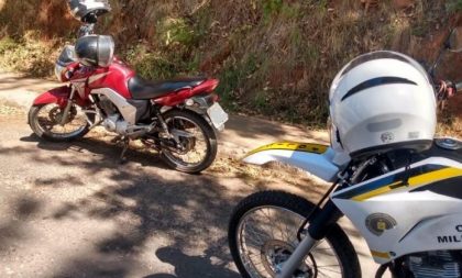 BM prende dupla por furto de moto no Cristo Rei