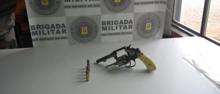 BM de Cachoeira do Sul apreende arma de fogo no Centro