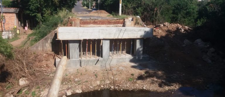 Obra da nova ponte do Arroio Amorim está parada