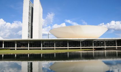 Câmara aprova suspensão de cadastro negativo durante pandemia