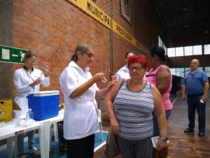 Vacinação contra gripe: 8 dos 12 pontos já estão sem doses