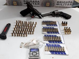 BM de Cachoeira do Sul prende dupla por porte ilegal de arma