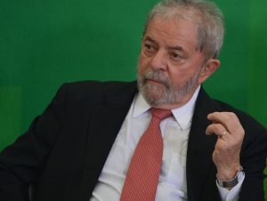 TRF4 mantém condenação de Lula no caso do sítio em Atibaia