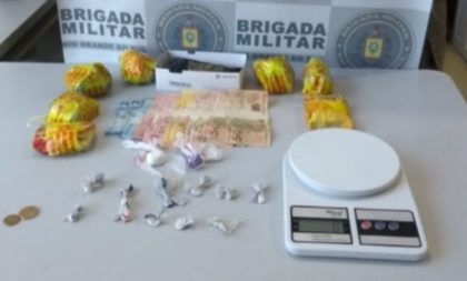 BM prende jovem por tráfico de drogas no Centro