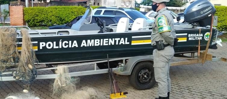 2° BABM apreende arma e combate pesca predatória no Rio Jacuí