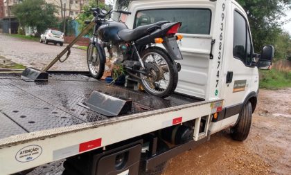 BM recupera moto furtada e detém jovem no Bairro Santo Antônio