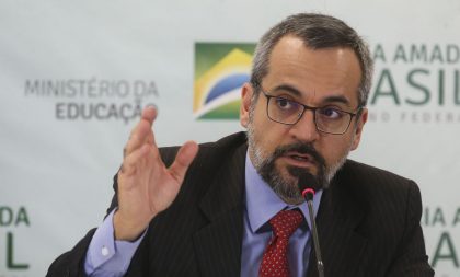 Abraham Weintraub anuncia saída do Ministério da Educação