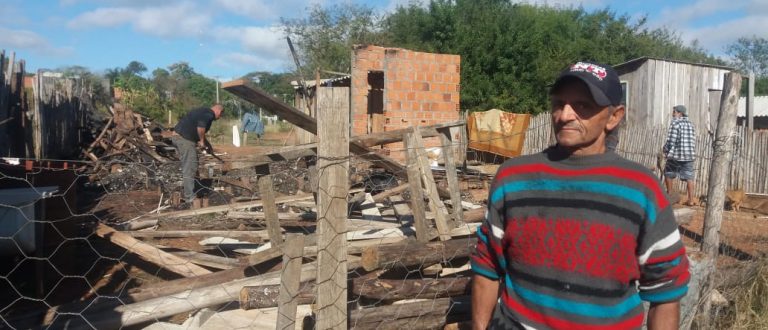 Família do Funcap que perdeu casa devido a incêndio pede ajuda à comunidade