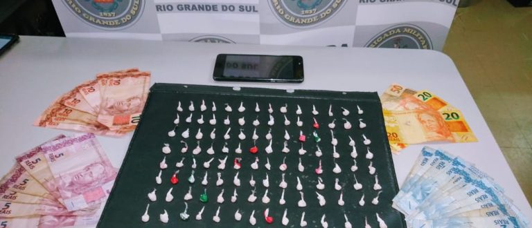 Bairro Rio Branco: BM prende jovem com 112 pedras de crack