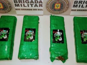 BM apreende menor com 4,3 quilos de maconha no Soares