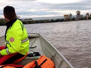 Bombeiros ampliam área de busca a desaparecido no Rio Jacuí