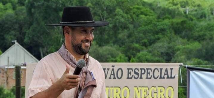 Chimarrão do Papapa entrevista narrador de rodeios Juliano Viegas na segunda-feira