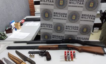 BM detém grupo, apreende armas e carne no Capanezinho