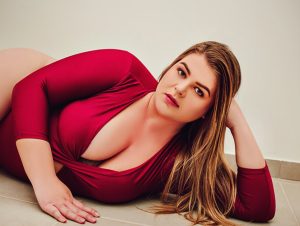 MOÇA – Modelo cachoeirense é representante gaúcha em concurso nacional de beleza plus size