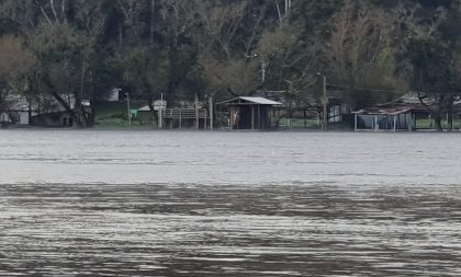 Rio Jacuí baixa, mas Defesa Civil mantém monitoramento de famílias