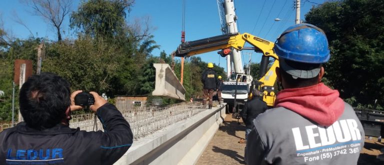 Vigas para o lugar, mas ponte do Amorim será liberada na metade de agosto