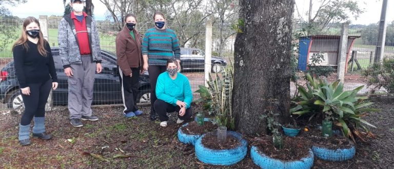 Paraíso do Sul: escolas promovem plantio de flores