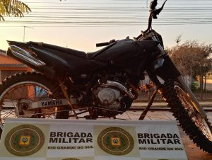 Batalhão Rodoviário de Cachoeira prende jovem que conduzia moto furtada