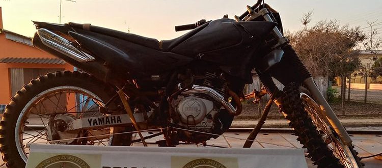 Batalhão Rodoviário de Cachoeira prende jovem que conduzia moto furtada