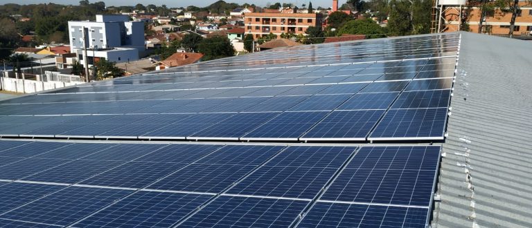 Ginásio Derlizão ganha geração de energia por placas solares