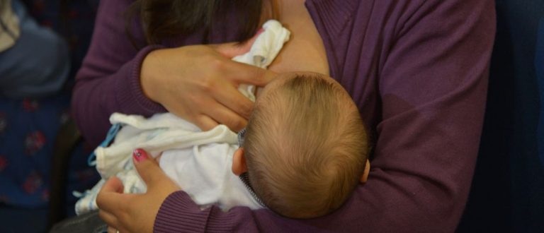 MOÇA – Especialista fala sobre dificuldades comuns no aleitamento materno