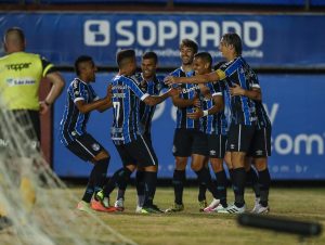 Grêmio larga na frente na decisão do Gauchão