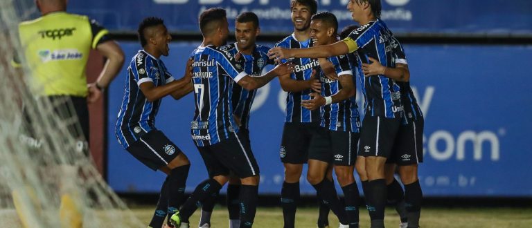 Grêmio larga na frente na decisão do Gauchão