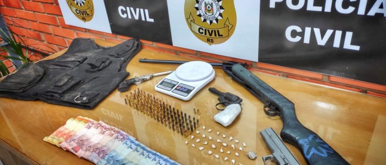 Polícia apreende quase 1kg de droga, armas e munições com trio no Ponche Verde