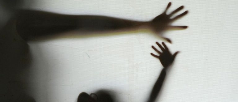Região Central: homem é preso por estuprar filhas, enteada e sobrinha