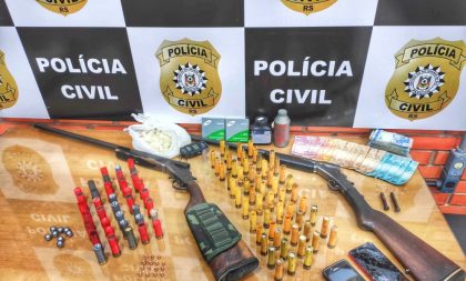 Polícia apreende armas, munições e dinheiro no Capão da Cruz