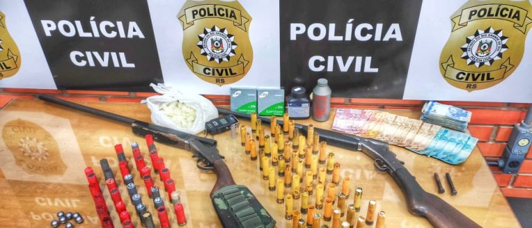 Polícia apreende armas, munições e dinheiro no Capão da Cruz