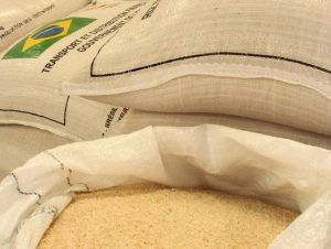 Para estimular importações, governo irá zerar tarifa de arroz estrangeiro