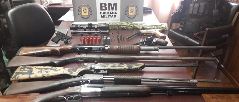 BM de Encruzilhada do Sul prende dupla por porte ilegal e posse irregular de arma de fogo