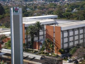 Cachoeirense internado em Florianópolis testa positivo para Covid