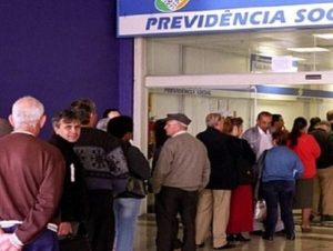 Prova de vida de aposentados está suspensa até 30 de novembro