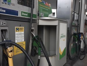 Petrobras anuncia redução do preço da gasolina