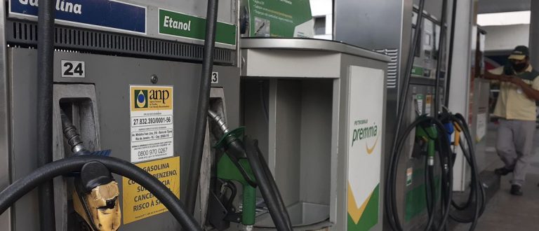 Petrobras anuncia redução do preço da gasolina