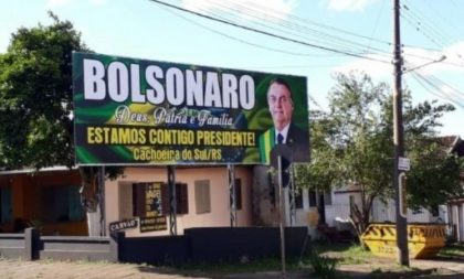 Outdoor em apoio a Bolsonaro é instalado na David Barcelos