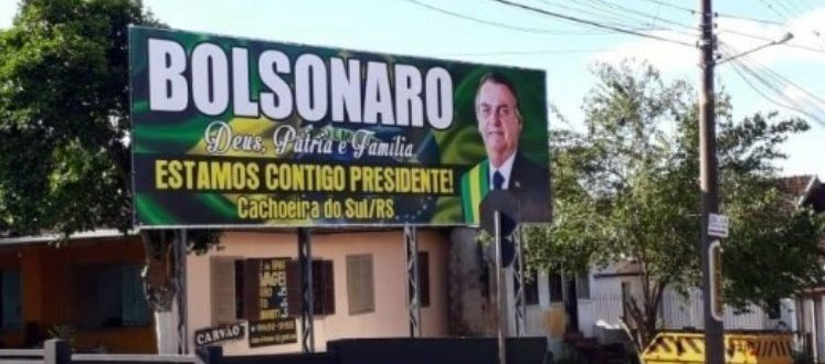 Outdoor em apoio a Bolsonaro é instalado na David Barcelos